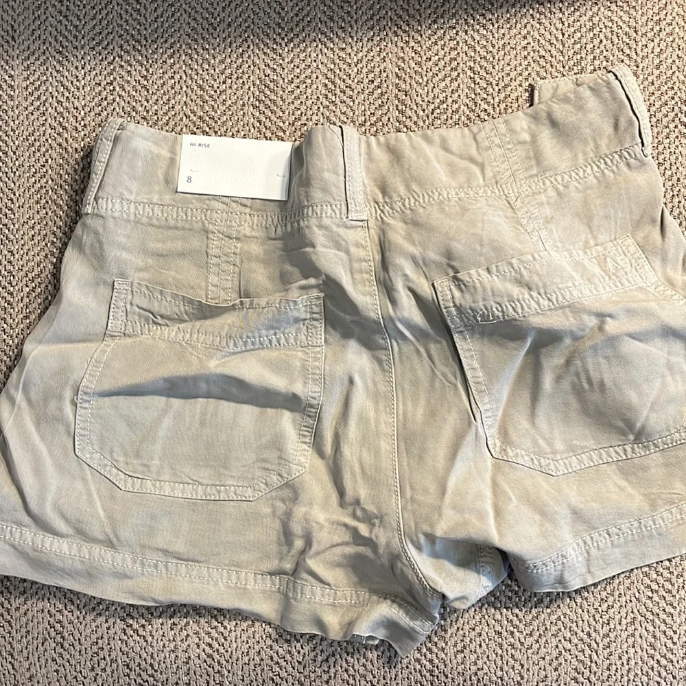American Eagle Hi Rise Short - Size 8 - Light Khaki - Side Button - Picture 5 of 5